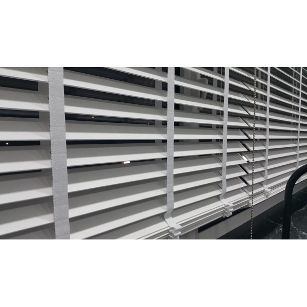 Żaluzja drewniana 50 mm rozm. 120x160 cm w kolorze brązowym