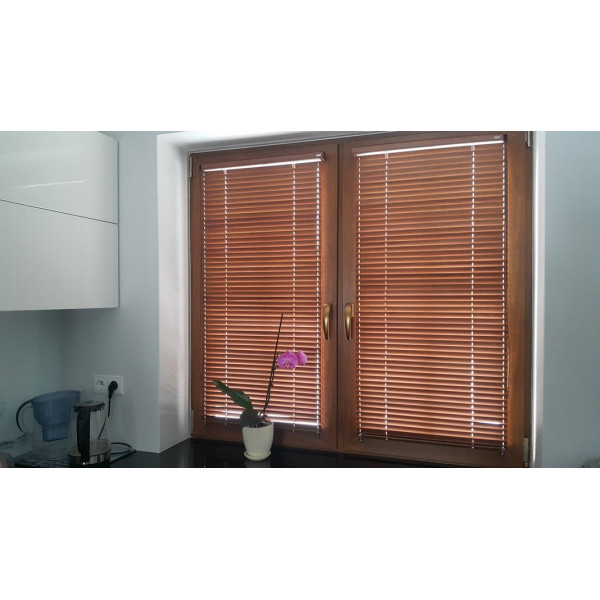 Żaluzja drewniana 25 mm biała w rozm. 60x120 cm z kolekcji "Modern"