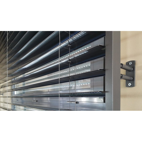 Żaluzja fasadowa 100x280 cm z napędem elektrycznym w systemie samonośnym