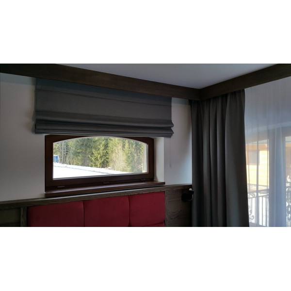 Roleta rzymska zaciemniająca w rozm. 120x160 cm do salonu