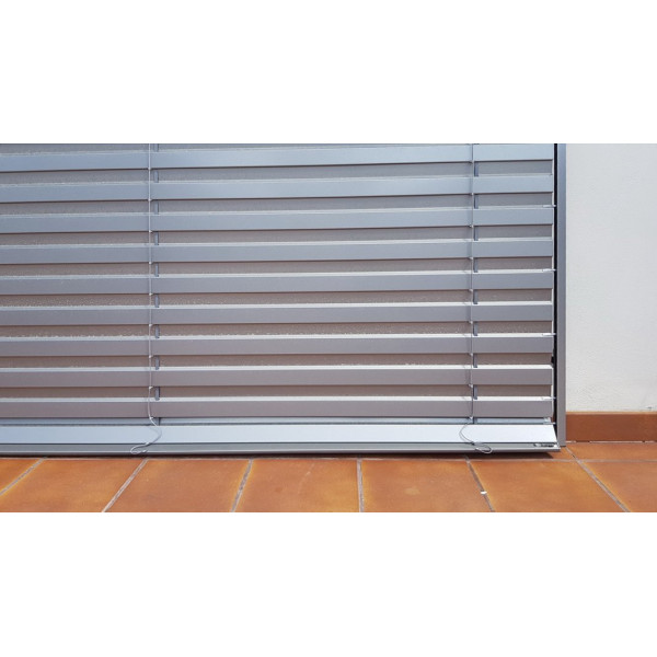 Żaluzja fasadowa Z90 z napędem elektrycznym Elero w kolorze "antracyt"