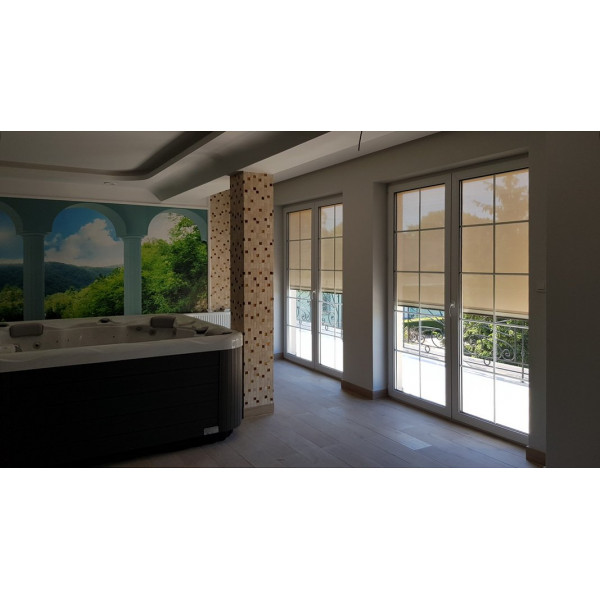 Roleta Screen SK95 ZIP w kolorze "krem" rozm. 120x150 cm napęd elektryczny.