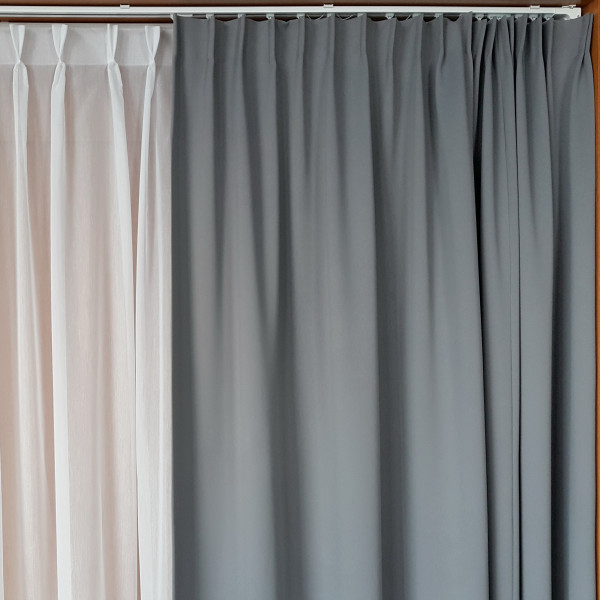 MAG 302 Zasłona Blackout gotowa w kolorze jasnoszarym rozm. 280x240 cm