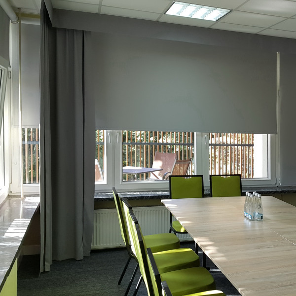 RM55 Roleta materiałowa wolnowisząca w rozm. 350x320 cm