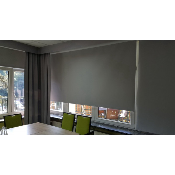 RM55 Roleta materiałowa wolnowisząca w rozm. 350x320 cm