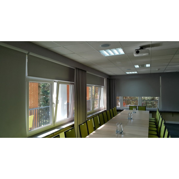 RM55 Roleta materiałowa wolnowisząca w rozm. 350x320 cm