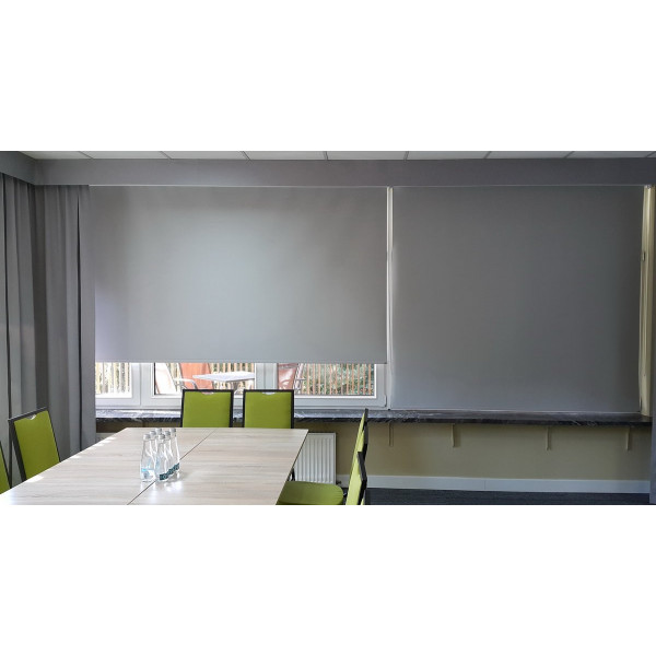 RM55 Roleta materiałowa wolnowisząca w rozm. 350x320 cm