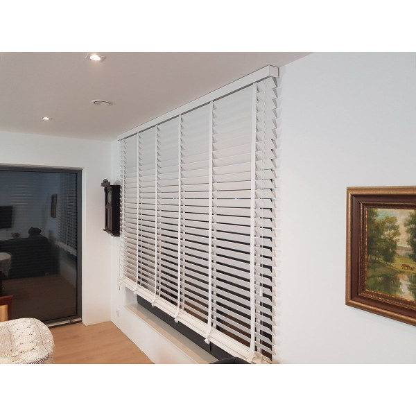 Żaluzja drewniana biała 70mm w rozm. 160x170 cm