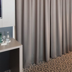 MAG 335 Zasłona hotelowa zaciemniająca na fali w rozm. 140x250 cm za 10 szt. 2