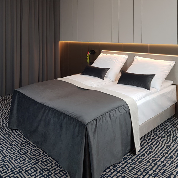 NARZ 310 Narzutka na łóżko rozm. 160x80x45 cm za 10 szt.