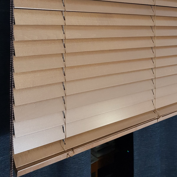 TM01 Żaluzja drewniana 50 mm w rozm. 170x160 cm z kolekcji "Classic"