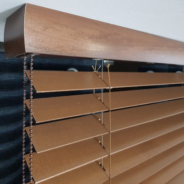 TM01 Żaluzja drewniana 50 mm w rozm. 170x160 cm z kolekcji "Classic"