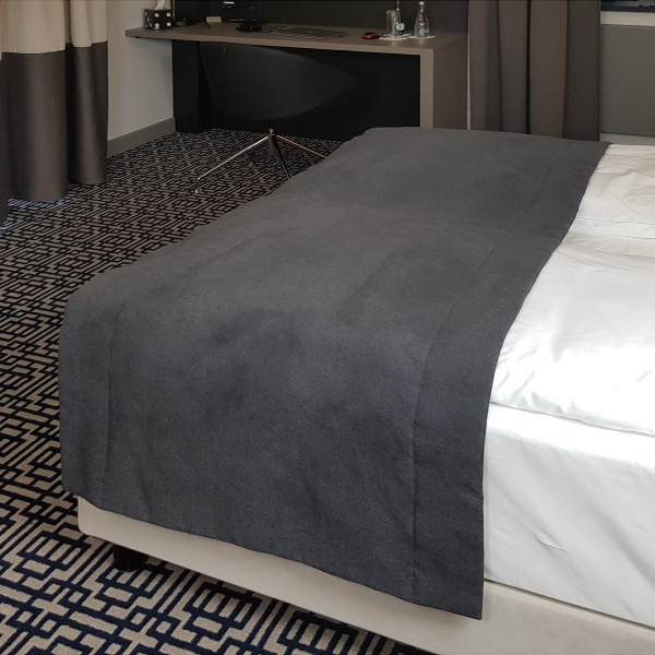 PAS 312 Szal na łóżko w rozm. 230x65 cm