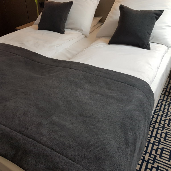 PAS 312 Szal na łóżko w rozm. 230x65 cm