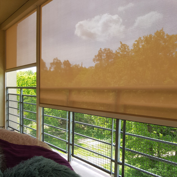 Roleta balkonowa Screen SK90 w kolorze kremowym z silnikiem elektrycznym w rozm. 460x260 cm