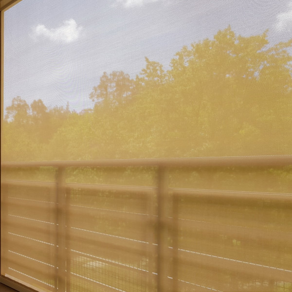 Roleta balkonowa Screen SK90 w kolorze kremowym z silnikiem elektrycznym w rozm. 460x260 cm