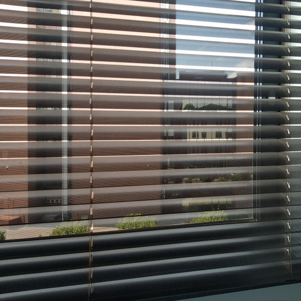 Żaluzja aluminiowa do łazienki, 50mm perforowana w rozm. 165x164 cm