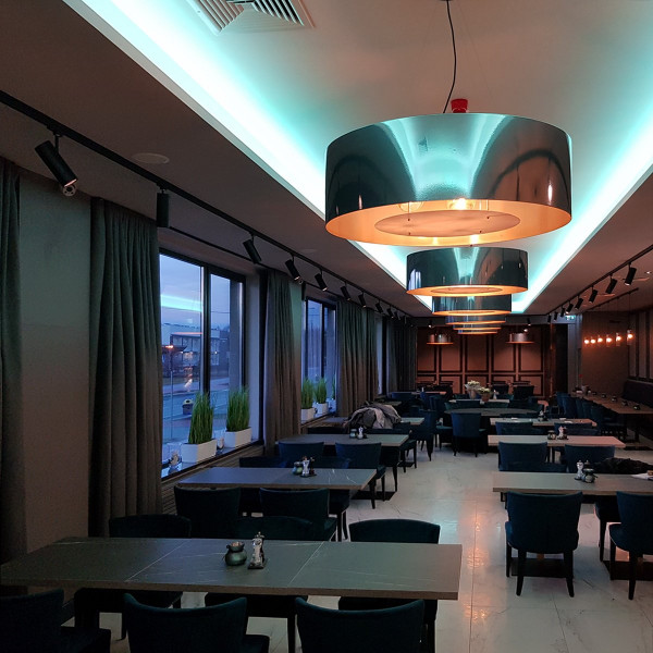 Karnisz z napędem elektrycznym SHUTTLE L, czarny 24V rozm. 250 cm