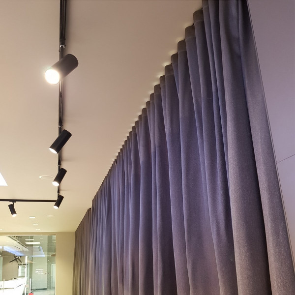 Karnisz z napędem elektrycznym SHUTTLE L, czarny 24V rozm. 250 cm