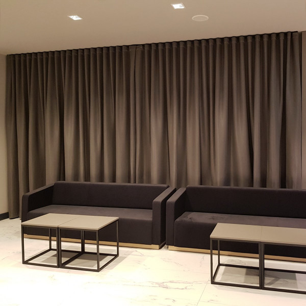 Karnisz z napędem elektrycznym SHUTTLE L, czarny 24V rozm. 250 cm