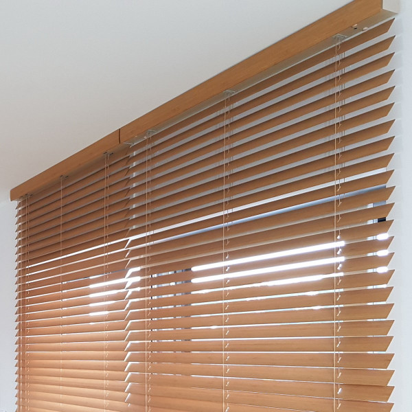 Żaluzja bambusowa do salonu, 50 mm w rozm. 140 x 200 cm