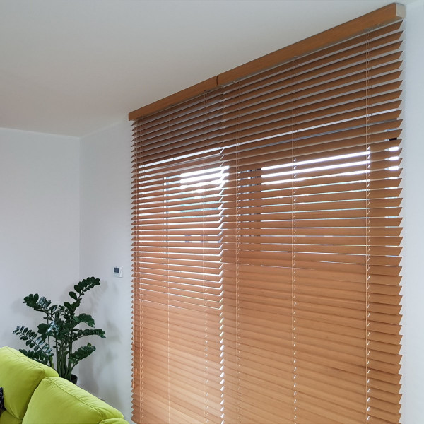 Żaluzja bambusowa 50 mm do pokoju w rozm. 110 x 260 cm