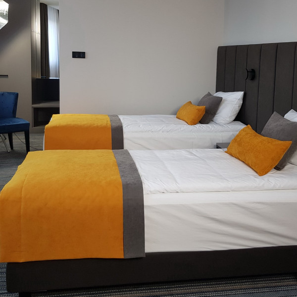 Pasaż na łóżko hotelowe PAS 321 w rozm. 80x140 cm za 30 szt.