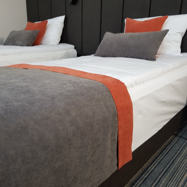 Narzuta na łóżko do sypialni PAS 324 w rozm. 80x170 cm