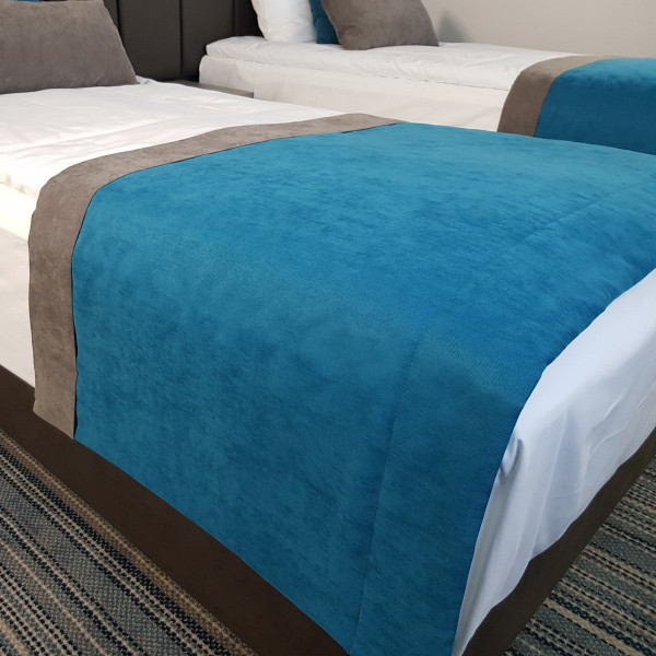 Narzutka hotelowa na łóżko PAS 327 w rozm. 80x170 cm za 30 szt.