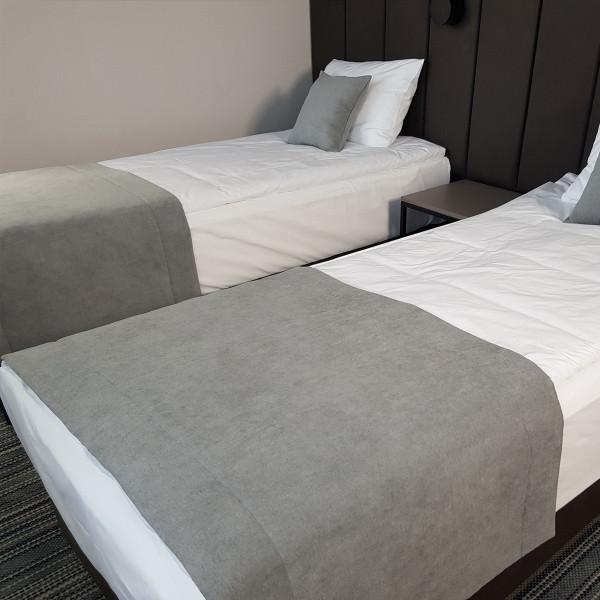 Szal hotelowy na łóżko PAS 328 w rozm. 70x140 cm za 30 szt.