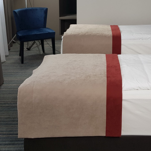 Narzuta hotelowa na łóżko PAS 332 w rozm. 80x140 cm za 30 szt.