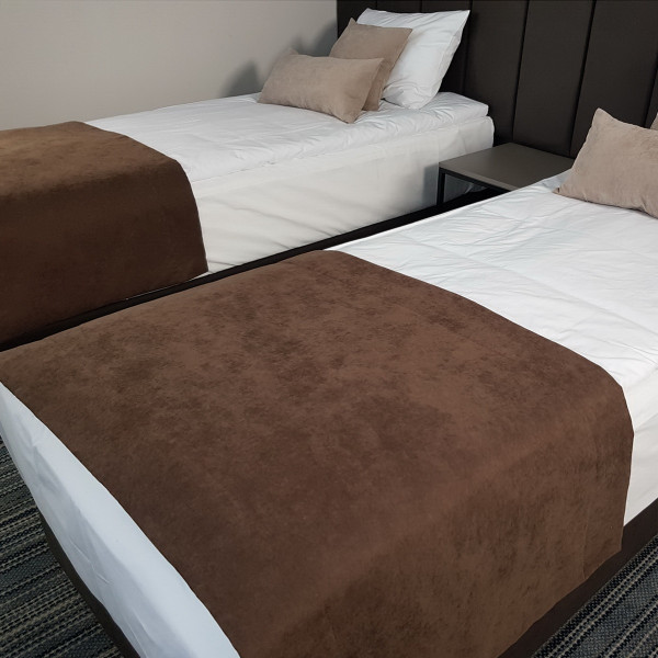 Pasaż na łóżko PAS 334 hotelowy w rozm. 70x140 cm za 10 szt.
