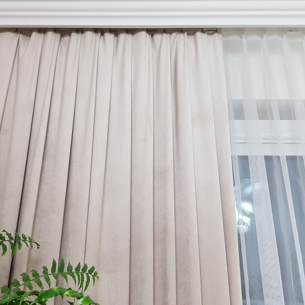 Zasłona welurowa do salonu rozmiar 140x250 cm kol. jasny beż MAG 328