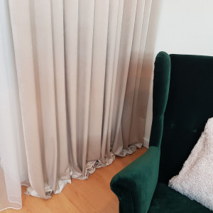 Zasłona welurowa do salonu rozmiar 140x250 cm kol. jasny beż MAG 328 2