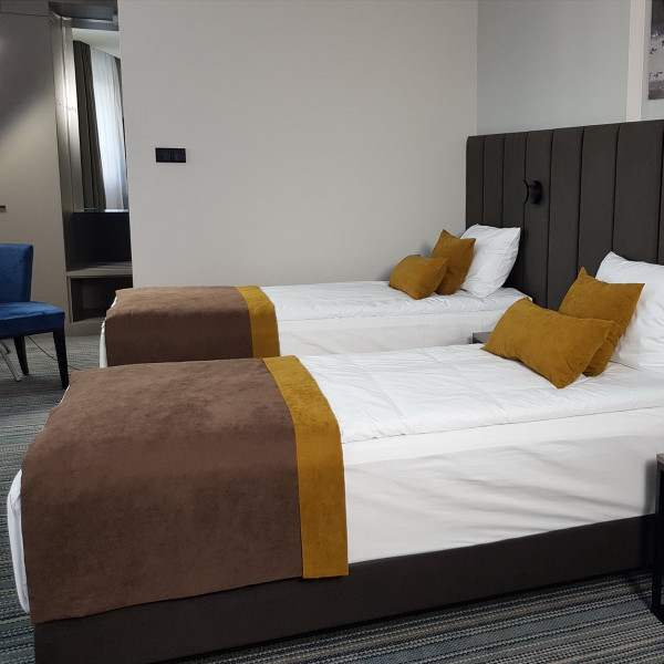 Szal hotelowy PAS 336 na łóżko w rozm. 80x140 cm za 30 szt.