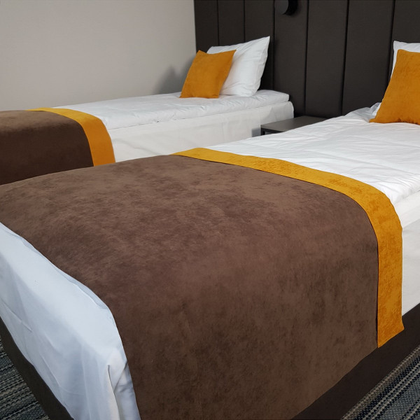 Narzutka na łóżko, pasaż PAS 338 w rozm. 80x140 cm za 10 szt.