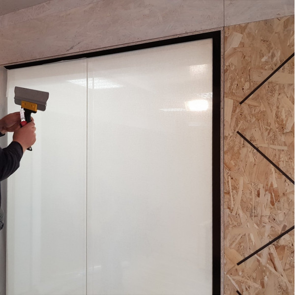 Tkanina samoprzylepna SQUID szer. 130 cm kol. Bone