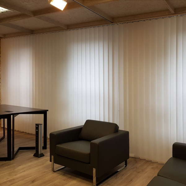 Żaluzja pionowa vertical biała w rozm. 200x270 cm