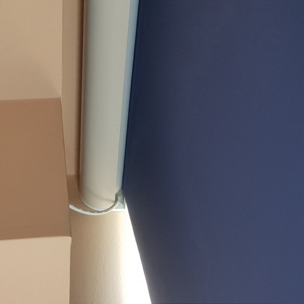 Roleta elektryczna wewnętrzna w rozm. 260x200 cm RM55