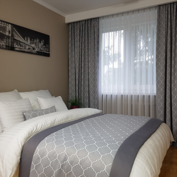 1. SkyRoom32. Pokój wzorcowy w hotelu SKY001