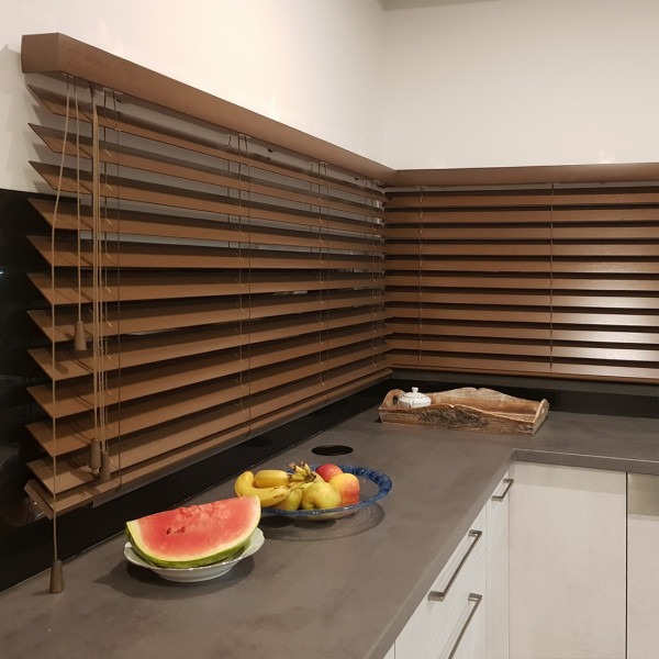 Żaluzja drewniana do kuchni 70 mm w rozm. 170x70 cm