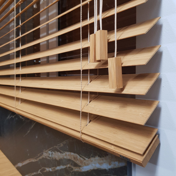 Żaluzja bambusowa 50 mm do kuchni w rozm. 1535x1545 mm