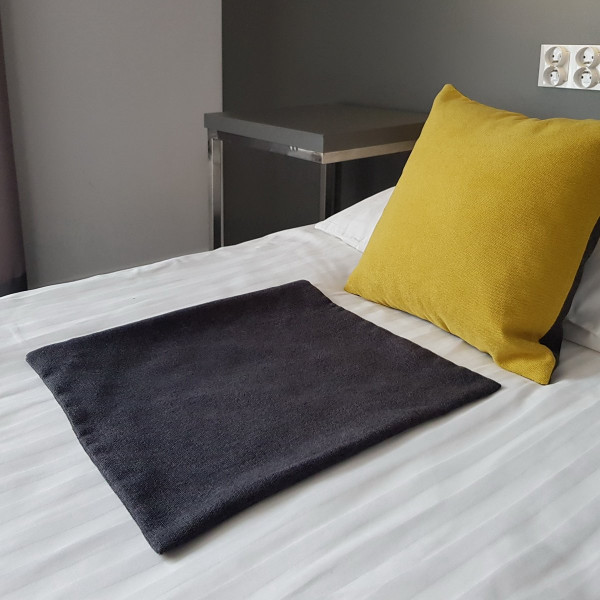 Poszewka ozdobna na poduszkę rozm. 40x40 cm za 30 szt. POS 311