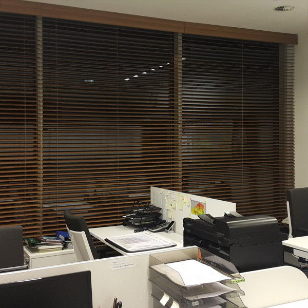 Żaluzja drewniana na wymiar 150x250 cm Natural 50 mm