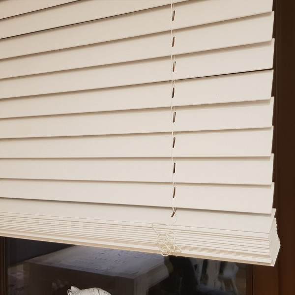 Żaluzje drewniane białe 100x150 cm Modern 50 mm