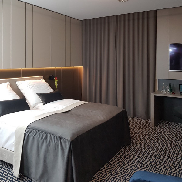 Zasłona hotelowa zaciemniająca z atestem 90x250 cm SKY101/2/FR