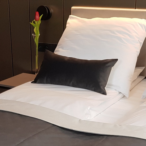 Poszewki dekoracyjne do sypialni 30x60 cm SKY114/1 za 10 szt.