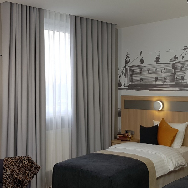 Firana niepalna z atestem rozm. 180x250 cm SKY002/1/FR