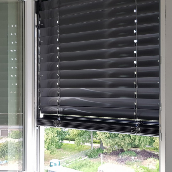 Żaluzja fasadowa C65 z napędem elektrycznym ELERO szer. 180x236 cm