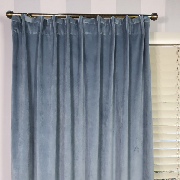 Zasłona welurowa niebieska w rozm. 140x240 cm MAG350